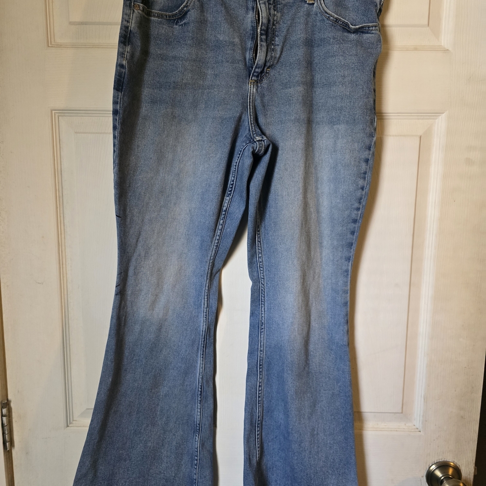 Lee Women's Flare Jeans in Light Blue